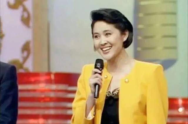 《综艺大观》停播17年,主持人境况迥异,有人因私生活,销声匿迹