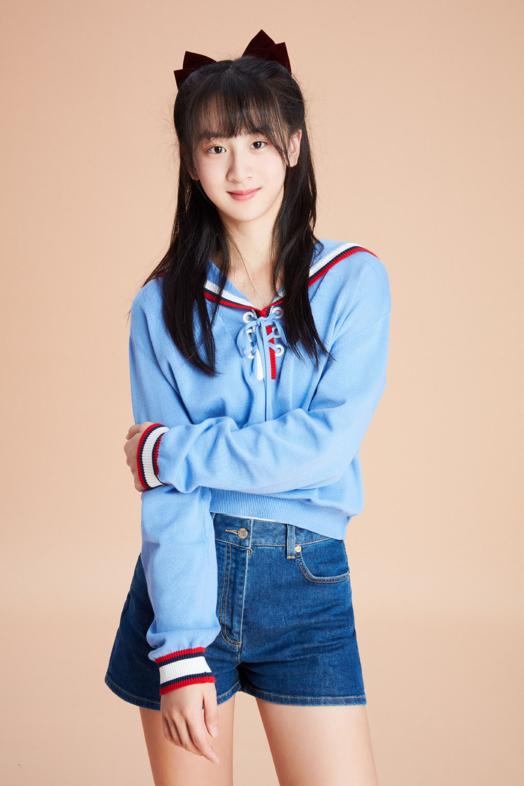 森碟14岁生日照曝光,大长腿引人注意,网友直呼和爸爸长的太像了