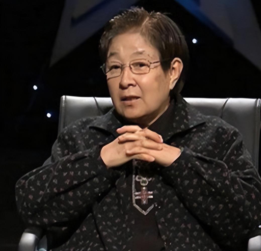 回顾"一代歌后"金炜玲:出道遭大佬打压,遇渣男被骗,沦为保姆谋生