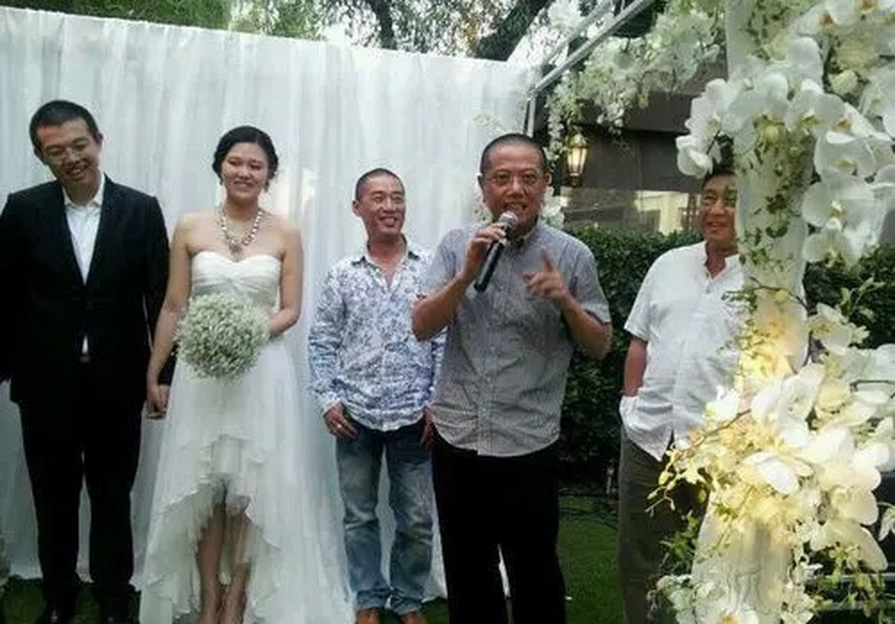 与沈旭佳离婚29年后,65岁的王朔养了一只猫,他老了也累了