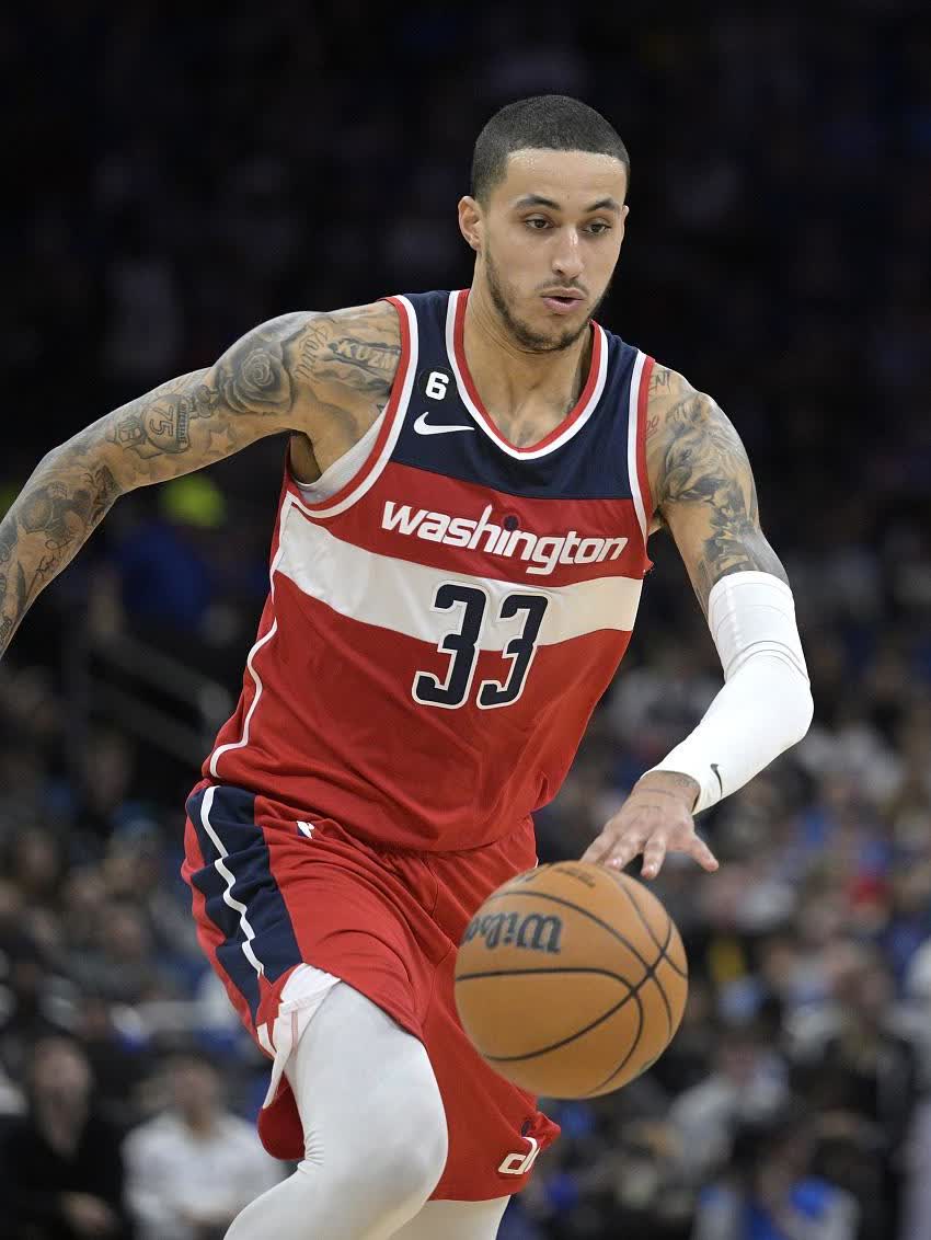 最后被篮网打一波15-0!库兹马:我们崩盘了 在场没有任何方向感