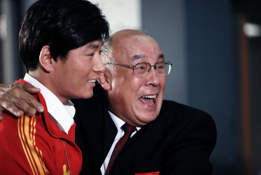 奥运首金得主许海峰现状如何?苍老憔悴视力退化严重,仍住单位房