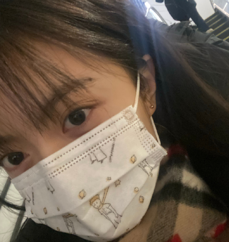 18岁赵今麦晒照,上大学后浓妆换成素颜,这颜值变化美翻了