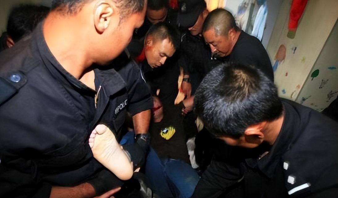 范达勇和范建敏在被捕后一直咬定不认罪,试图逃避他们那可怕的罪行.