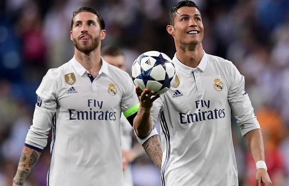 拉莫斯庆祝ins粉丝破6000万,c罗调侃:你加个0才能赶上我!