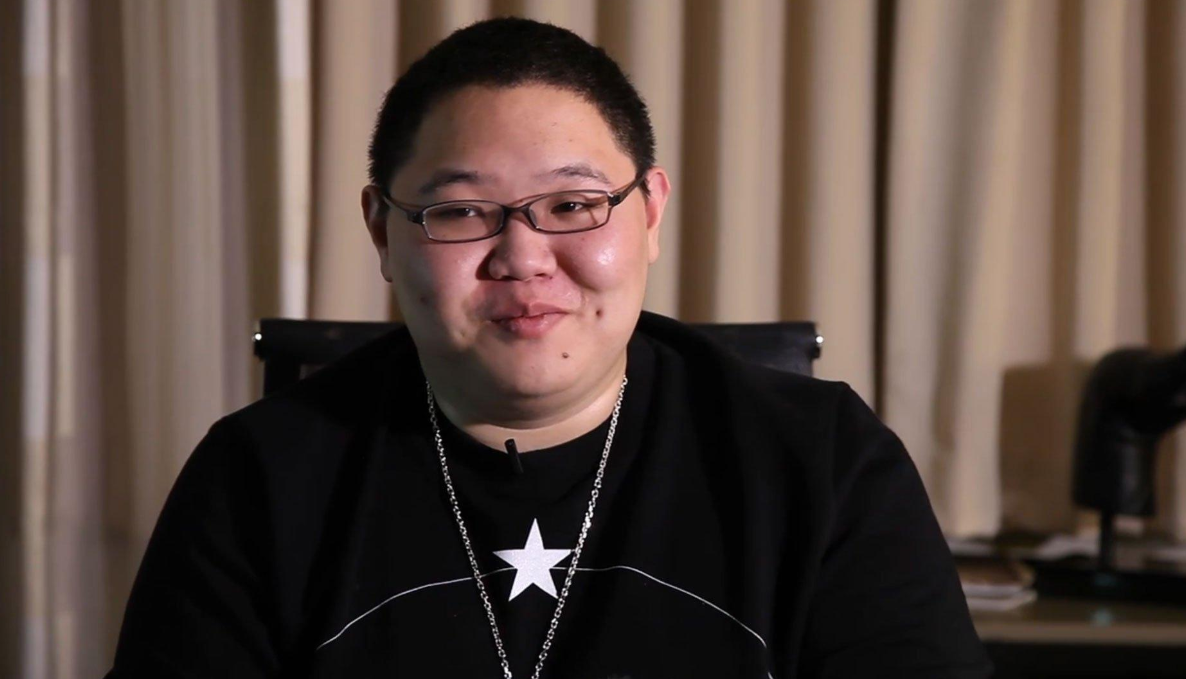 相比之下,pdd就显得非常老到成熟,在直播中从来不会有负面的言行或