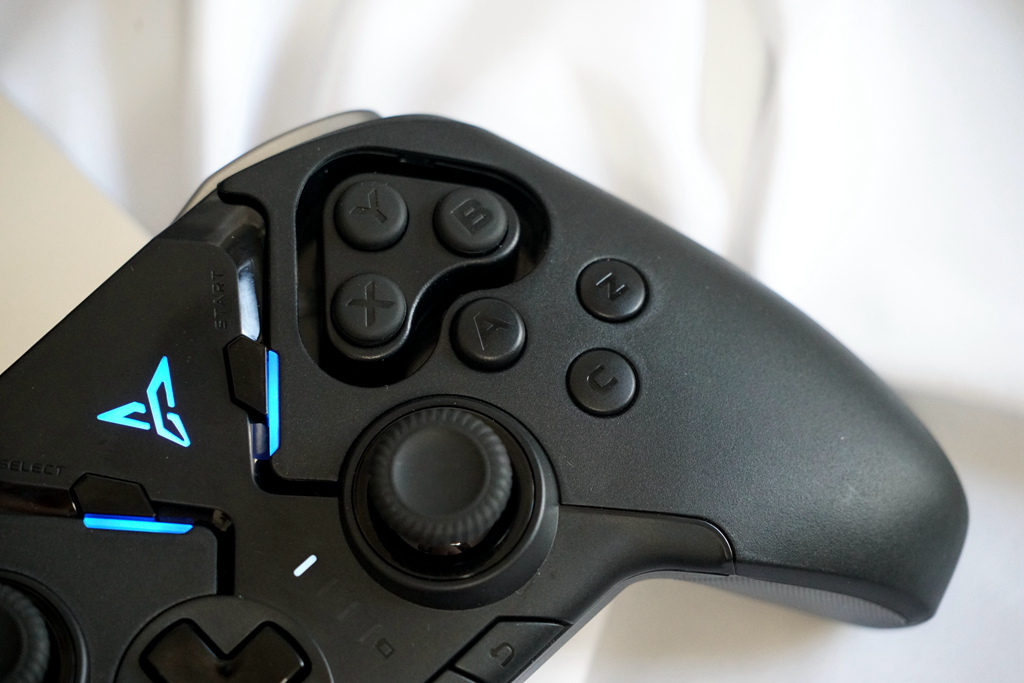 飞智八爪鱼2评测:电脑手机平板全兼容,轮盘键大杀四方!