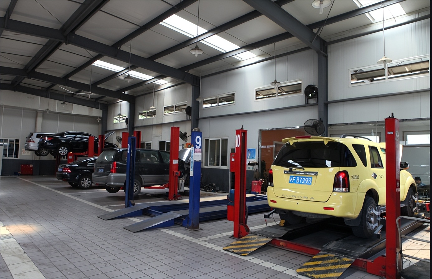 新能源汽车畅销,首选打败的不是燃油车,而是维修店