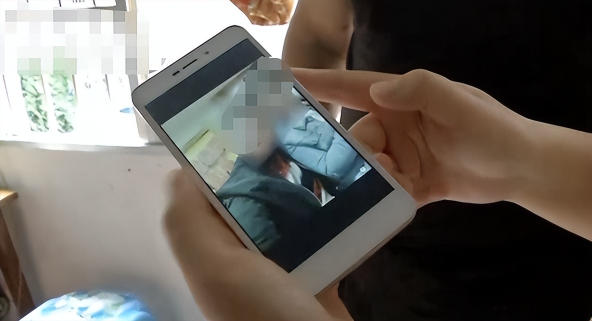 纪实男子发现妻子手机里私密照片证实后果断离婚