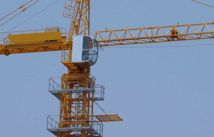 塔式起重机起升机是如何应用变频技术完成起升机构的?