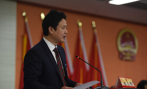 四川屏山县原县长李川被双开!收受财物培训时安排驾驶员"伴读"