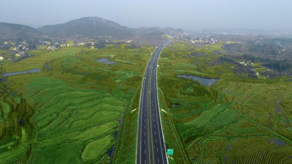 蕲春至太湖高速公路图片