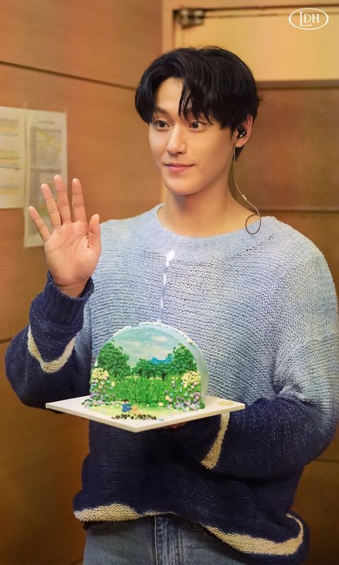 的李到晛,2017年通过《机智牢房生活》出道,陆续出演《德鲁纳酒店》