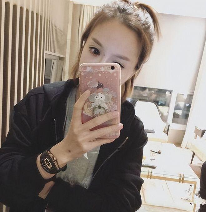 回顾富二代张晓恩:追网红,抛弃妻女,挥霍3亿,诈骗豪门兄弟