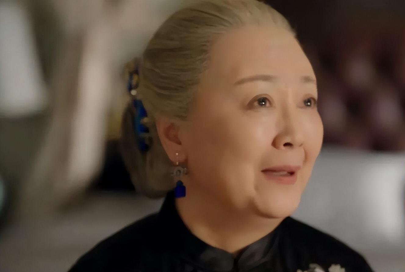 岁月从不败美人66岁赵静惊艳时光直面衰老比刻意扮嫩更美