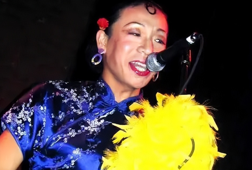 不做教父做教母,不做龙叔做龙姨,梁龙的人生有多随性