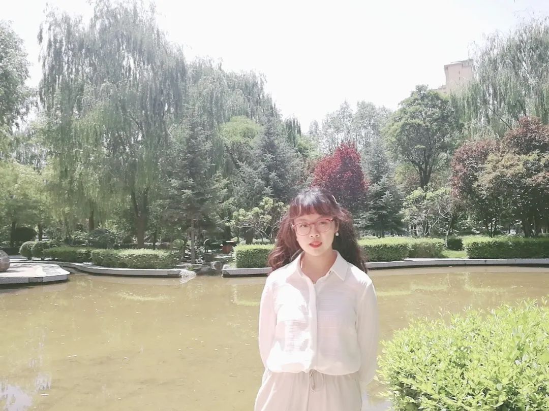 她毕业于青海湟川中学,考进上海交大人工智能班!曾也成绩不稳定