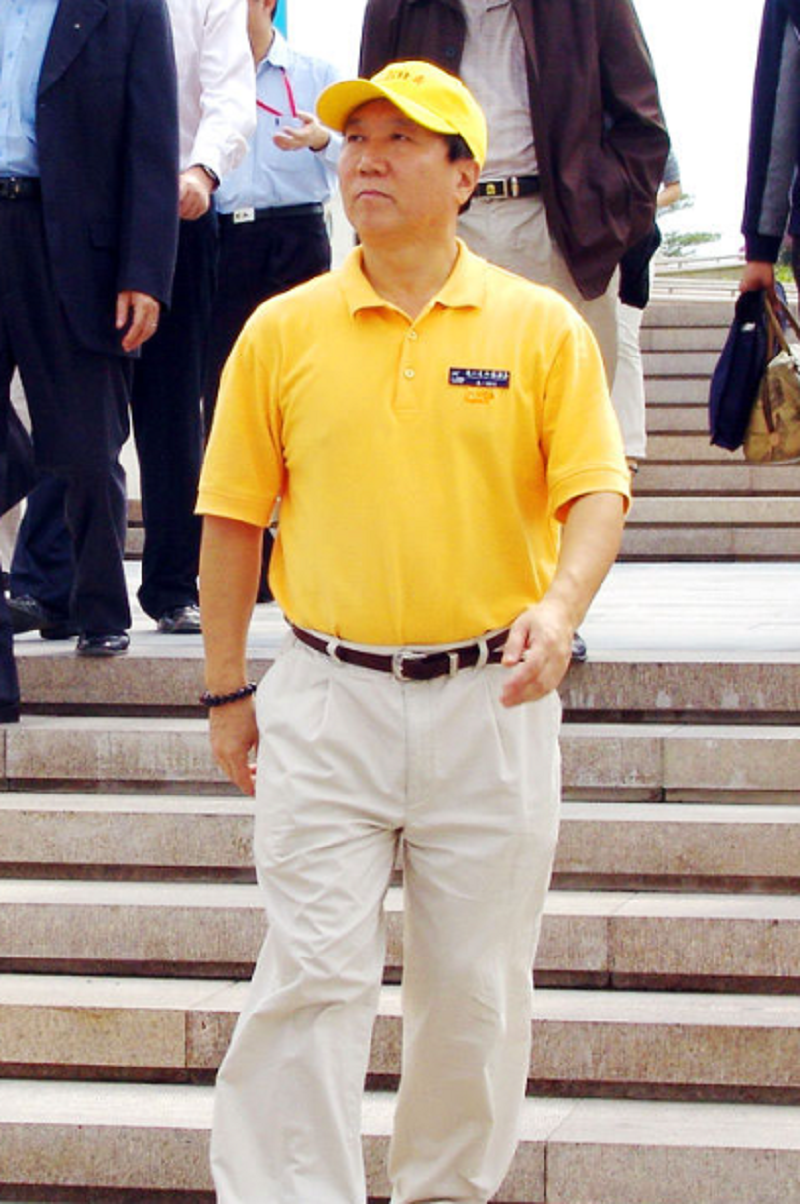 张晖:花巨资建"黄金观音",却"水中谢幕"?