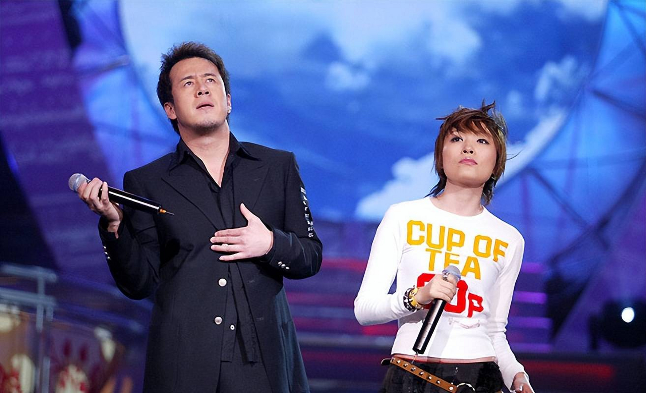 当年,那英对杨坤说:"你看你这也老大不小了,我给你介绍一个对象吧!