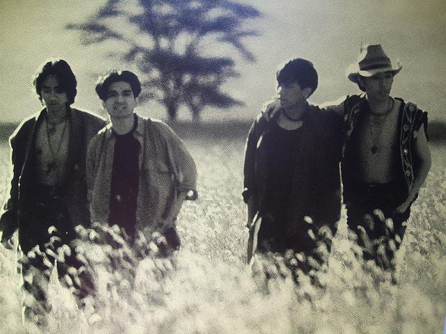 beyond黄家驹在非洲新几内亚的日子,天才总是这样有大爱!