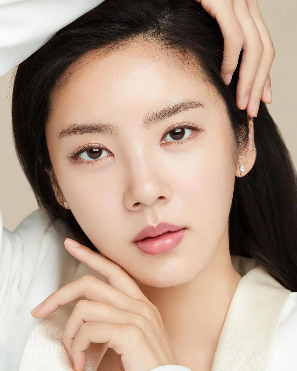 孙淡妃入行15年罕见高调认爱,无惧男友花边新闻亲密放闪