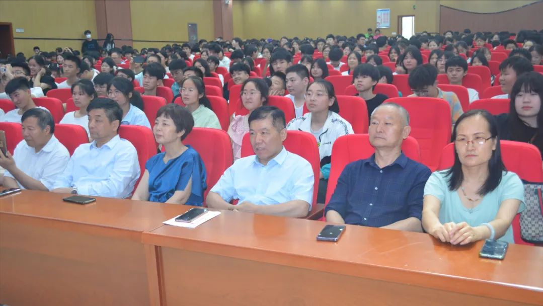 阜阳阜南一初举行2023届九年级毕业典礼