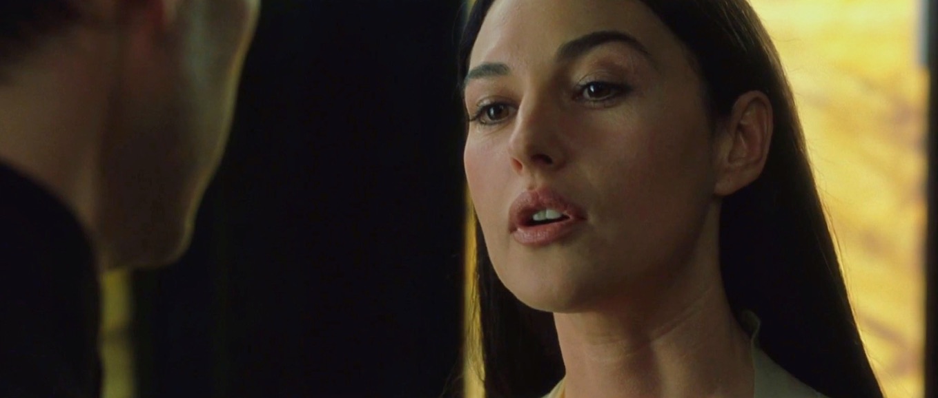 "莫妮卡贝鲁奇"的吻是偷尼欧的代码吗,黑客帝国谜题深度解析