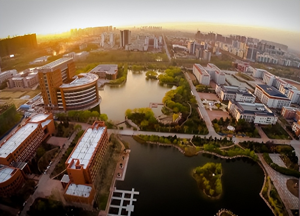 中国人民解放军战略支援部队信息工程大学数据与目标工程学院