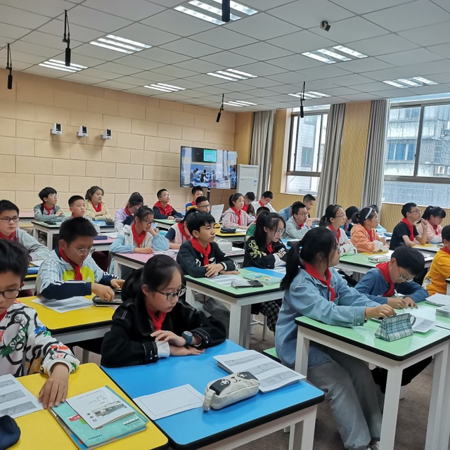 绍兴市上虞区鹤琴小学开启新课标下几何与图形复习策略探讨