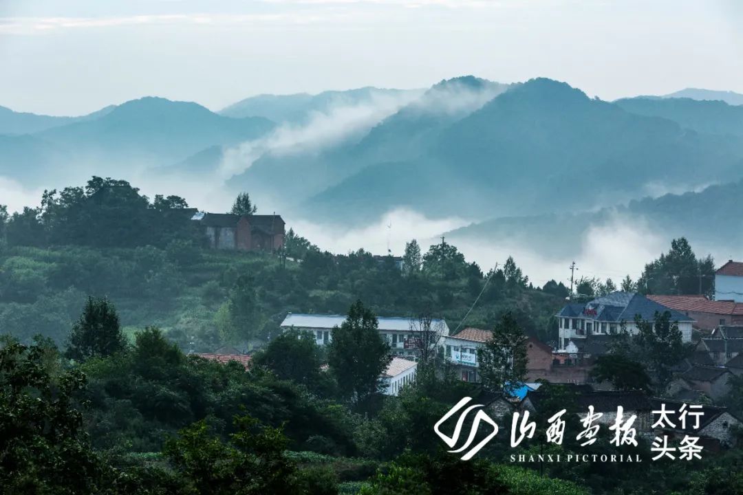 【山西畫報·圖訊】山西陵川:雨後奪火 驚豔無比