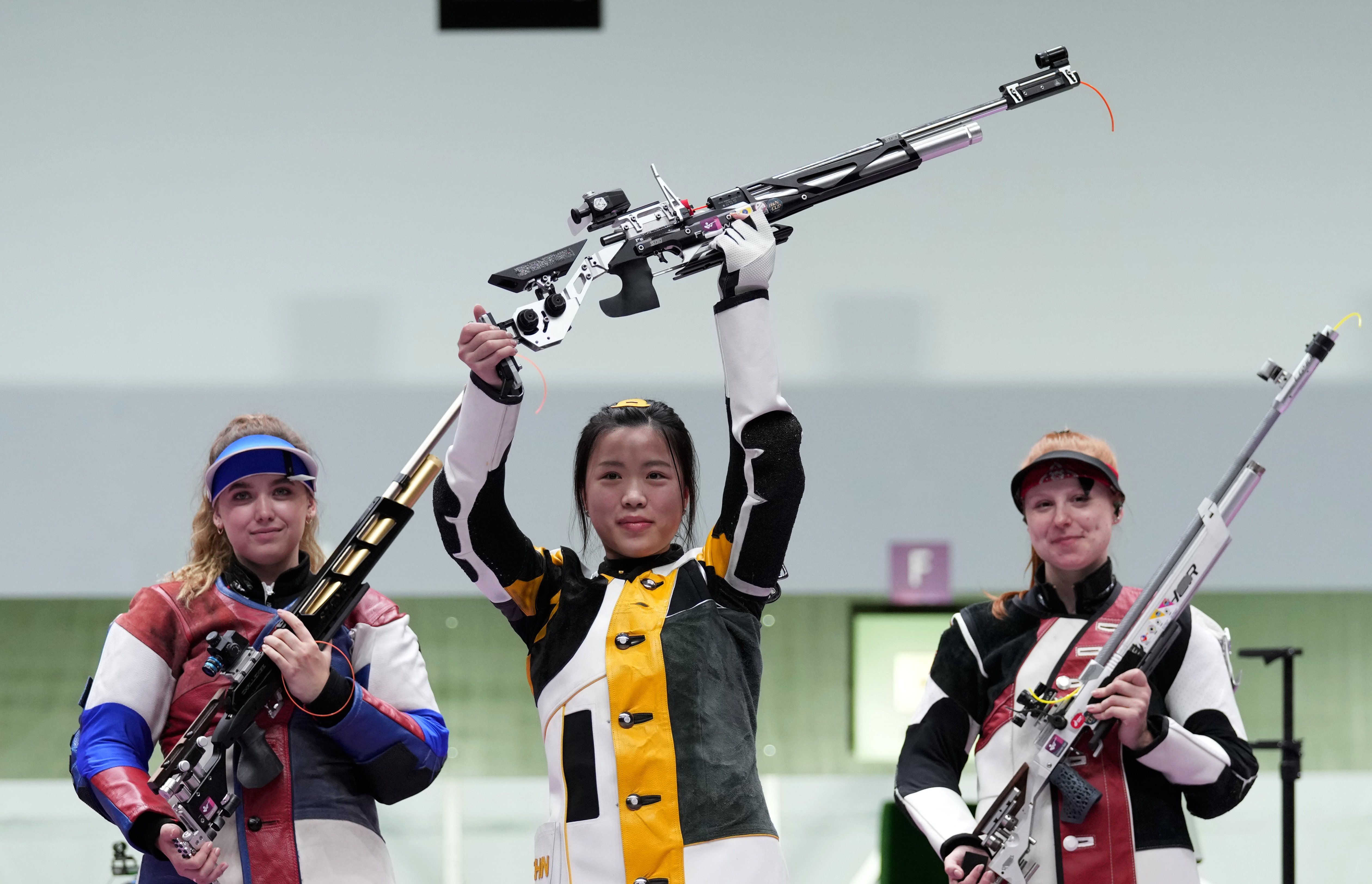 射击——女子10米气步枪:杨倩夺得东京奥运会首枚金牌