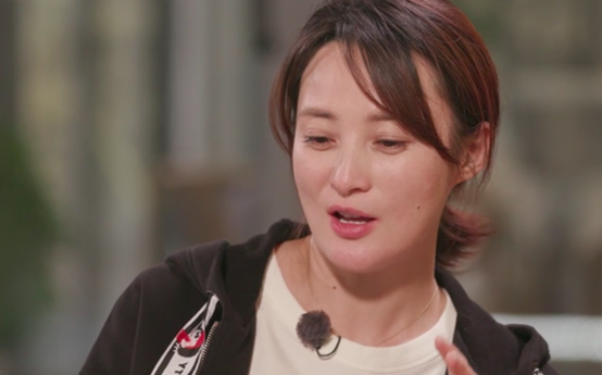 看他们夫妻相处的时候,感觉陈建斌也是有一些大男子主义的,所以蒋勤勤