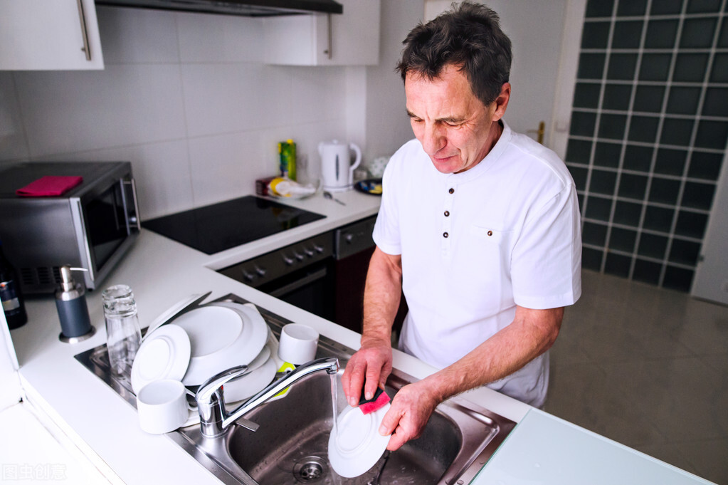 「天善国际」澳洲用工荒 时薪400招不到人 洗碗工月入十万?