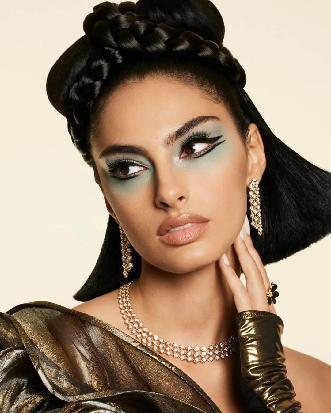 这个沙特阿拉伯女模特真的杀疯了!