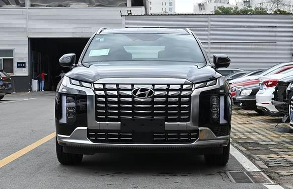 现代新款帕里斯帝实车曝光,30万起步,进口大7座,上市将近