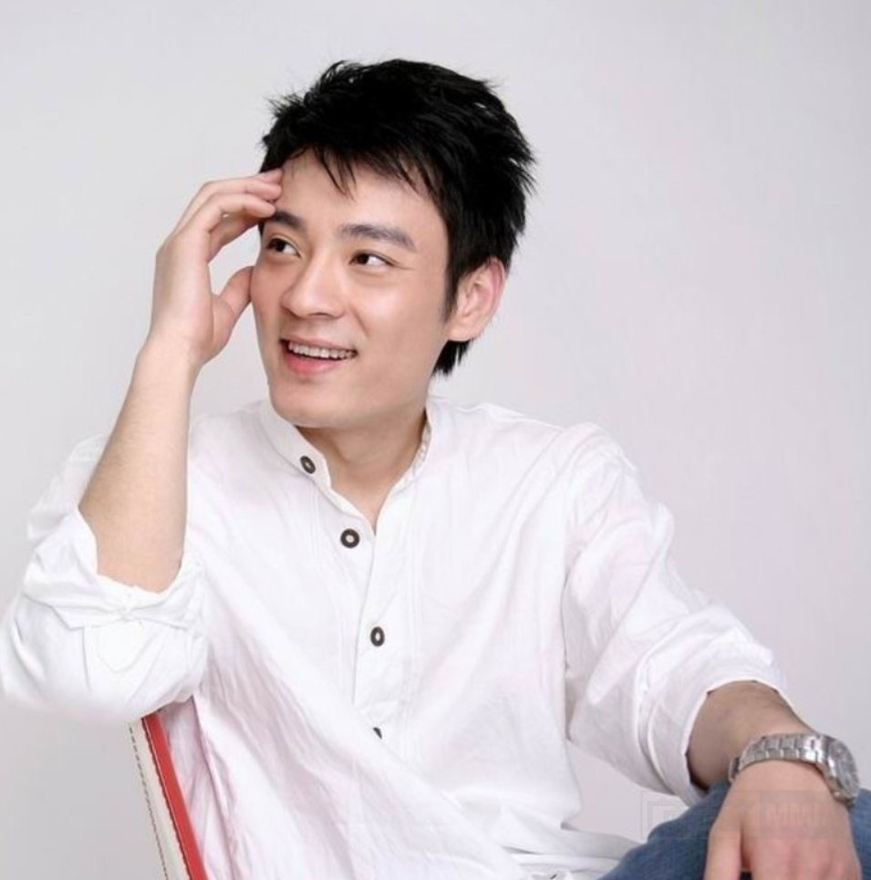 2001年,李光洁有幸出演了《走向共和》中的光绪皇帝爱新觉罗·载湉.