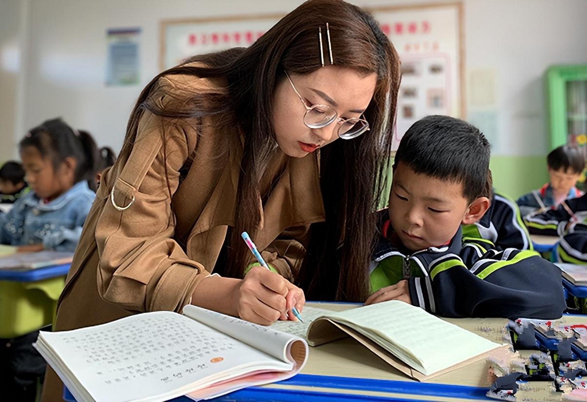 对于私立学校老师的未来,官方部门指出4条出路 #每周创作进行时# 民办