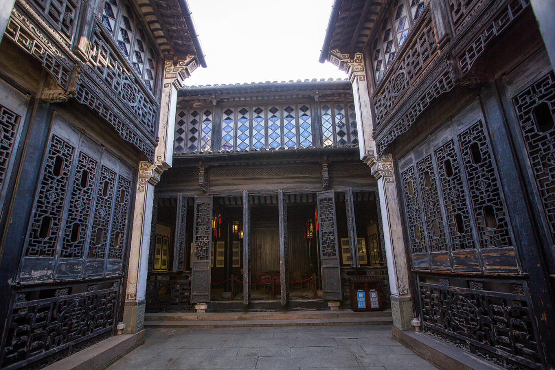 南浔古镇的张石铭旧宅,一块玻璃价值一两黄金,如今可换一套房子