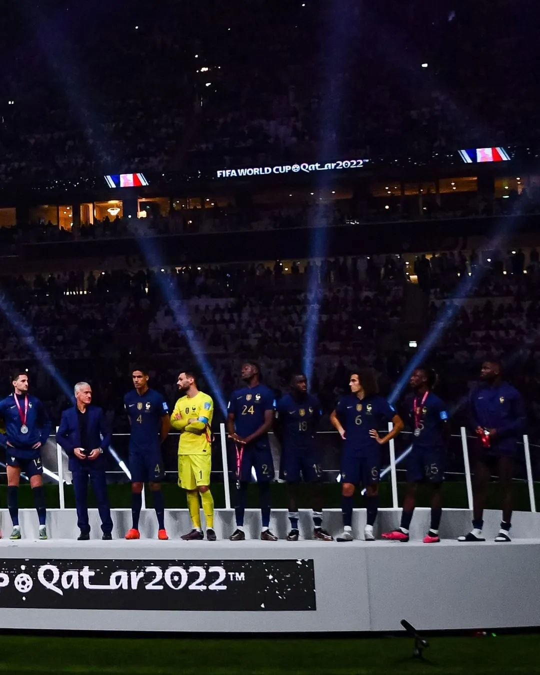 法国队领奖时太拉胯,相比之下还是魔笛的格局大!