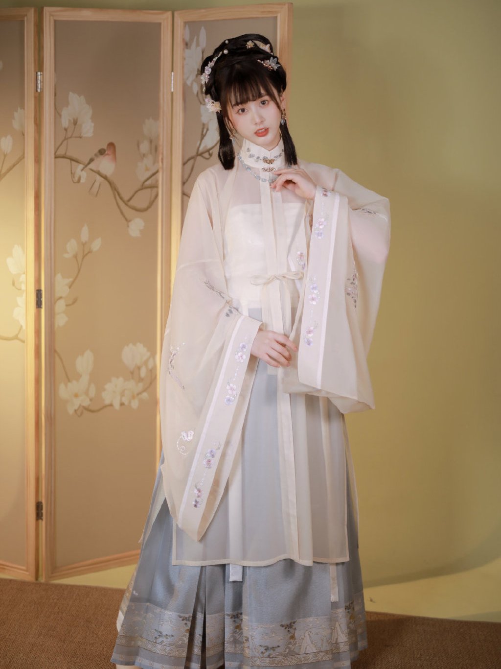 "半透明"的汉服太适合夏天穿了,不仅温柔可人,还很"凉爽"