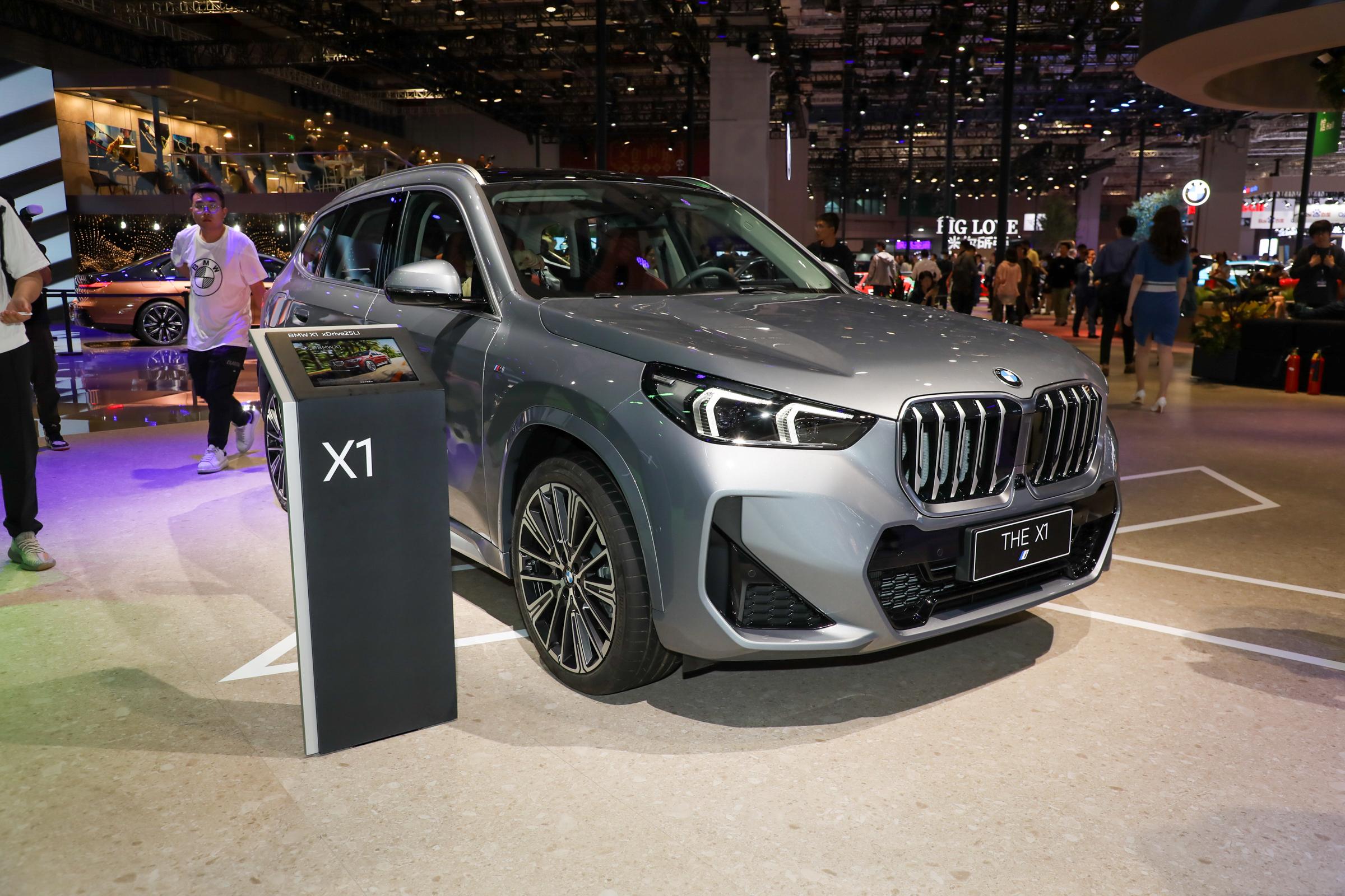 车展实拍全新宝马x1,外观内饰,动力均有调整,指导价小幅上调