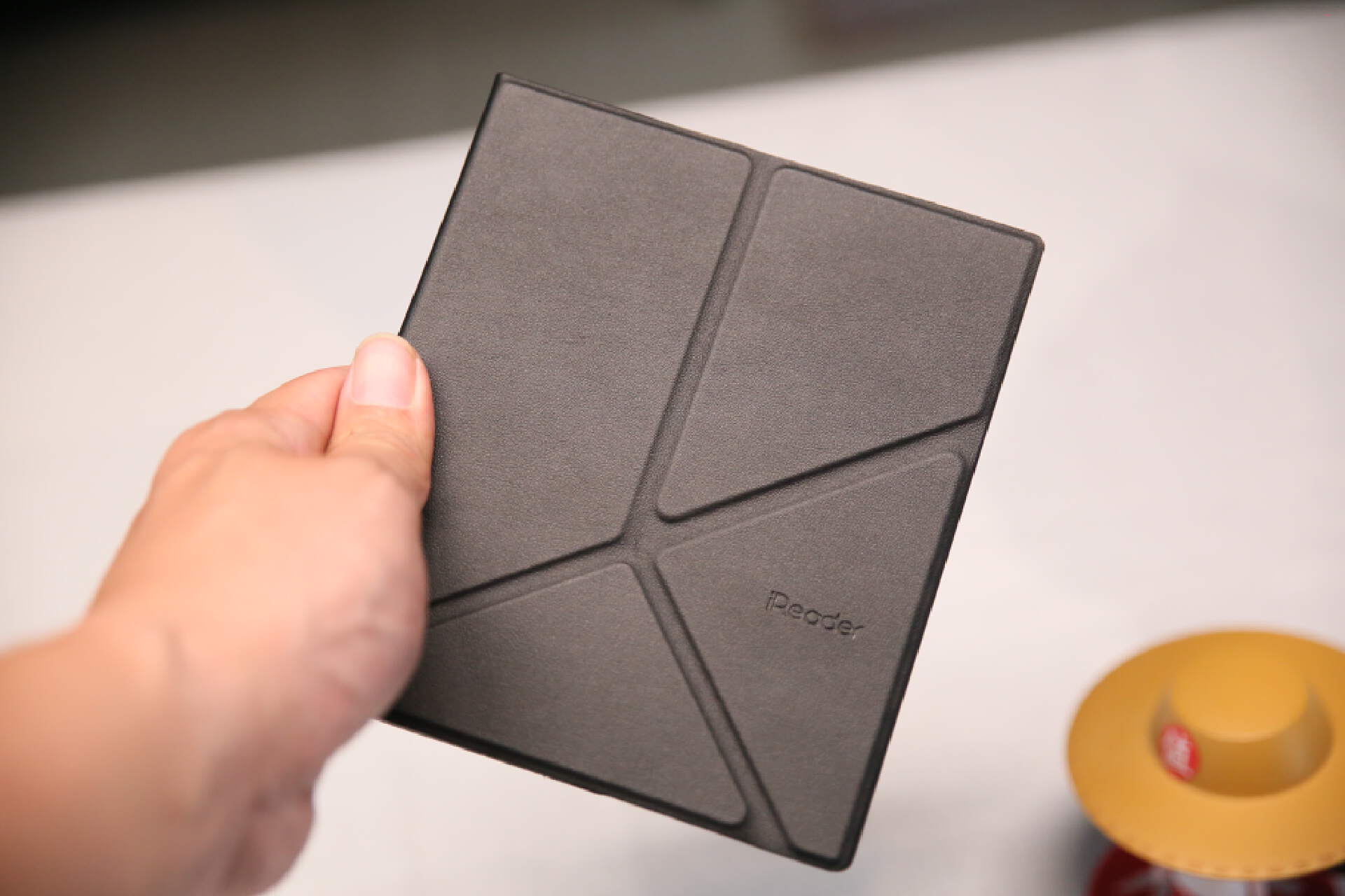 厚度只有4mm,掌阅ireader ocean3 电子书,装在口袋里的阅读神器