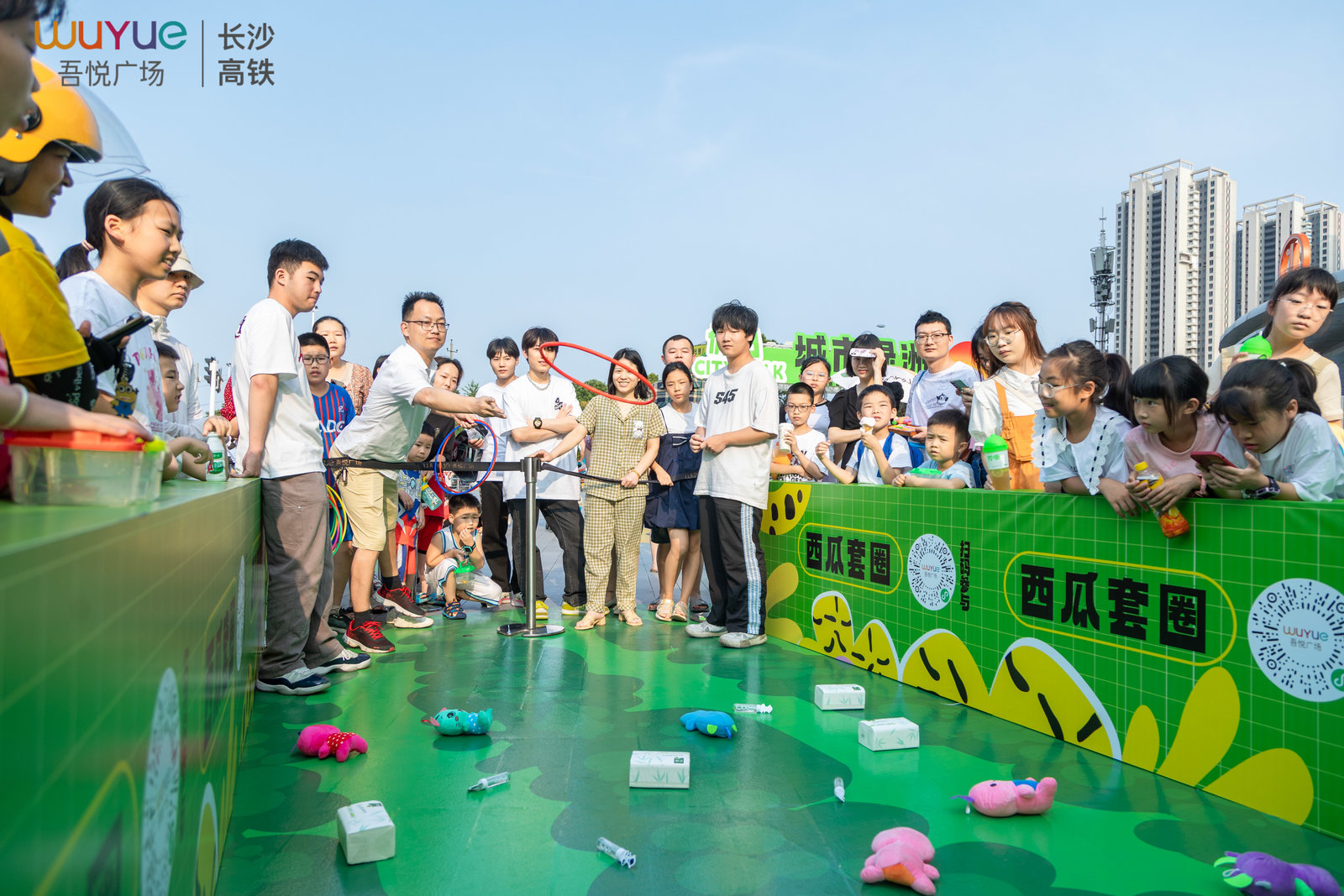 天降甜蜜!长沙高铁吾悦广场套西瓜活动带给孩子们无限欢乐