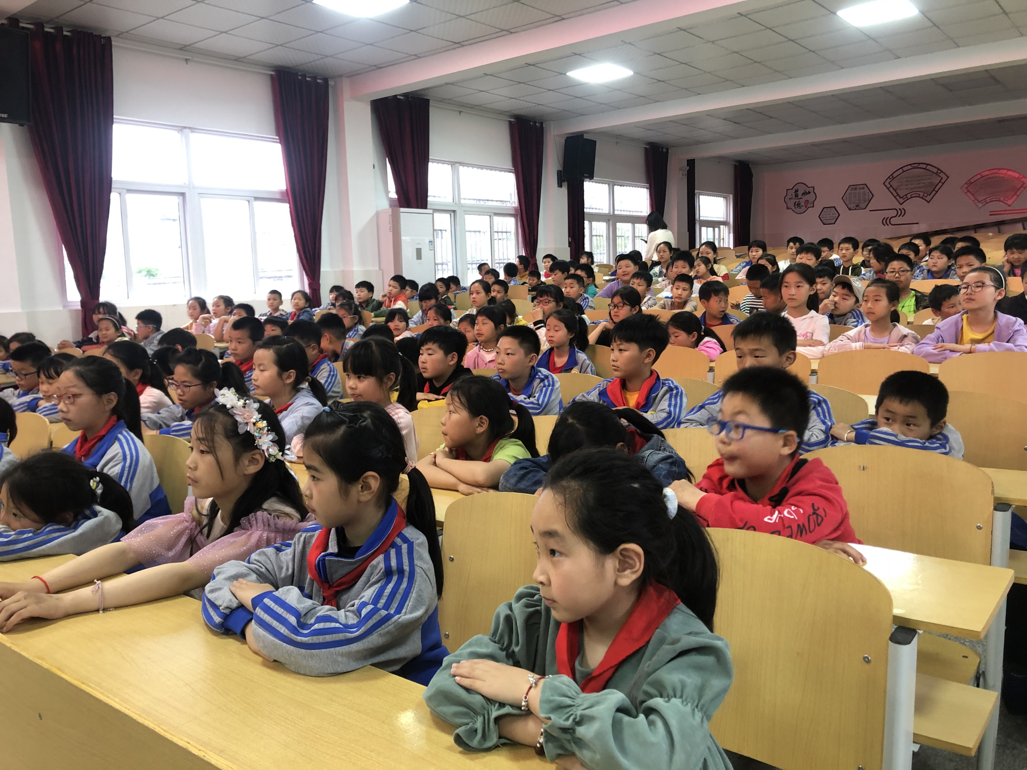 天長市新街小學(xué)從小學(xué)開啟黨史 為青少年鑄魂培德(圖3)