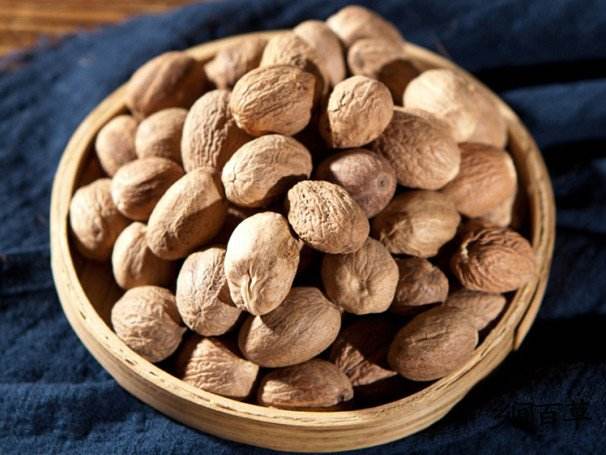 肉豆蔻,白豆蔻,草豆蔻与红豆蔻,名字相似,但功效大不同?