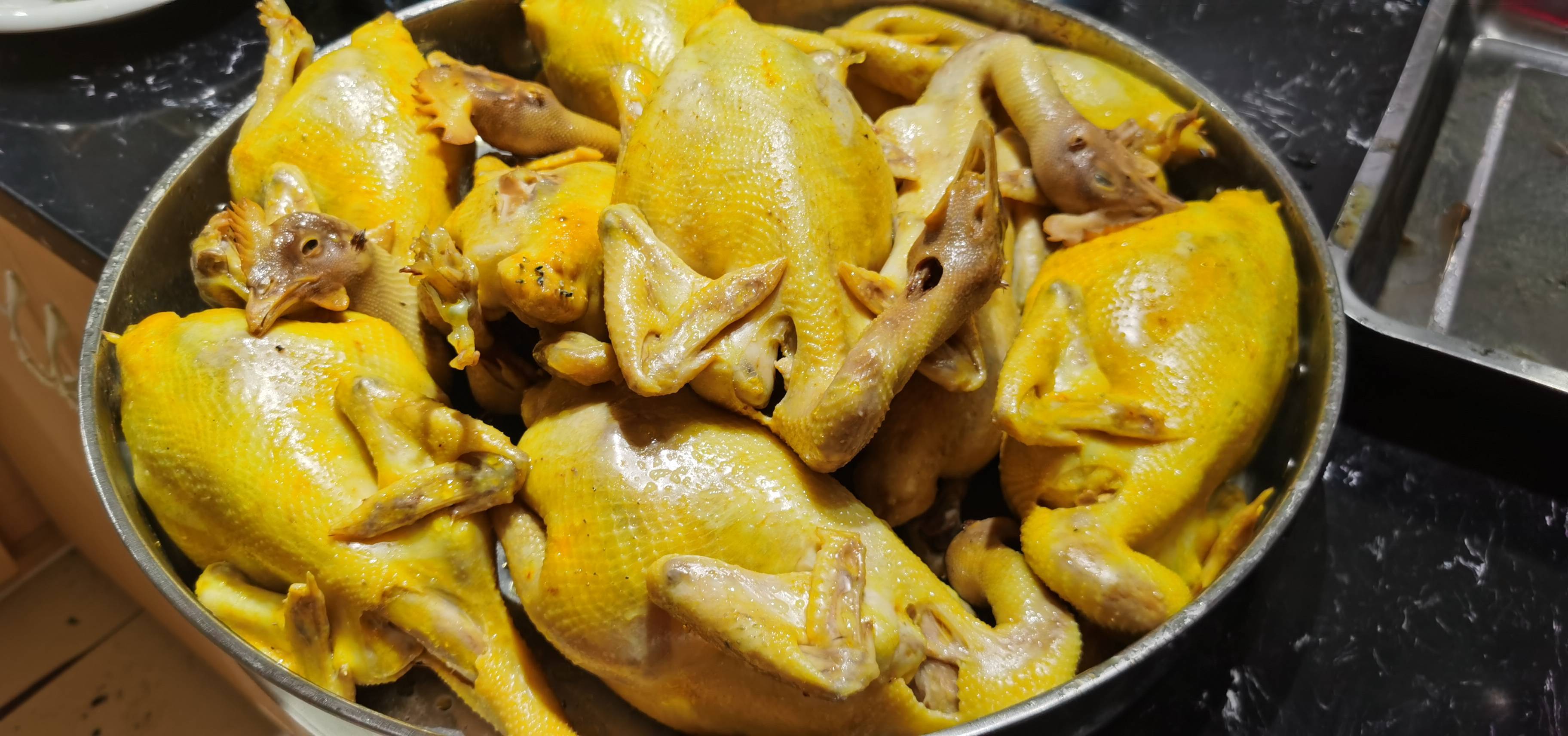 竹盐鸡香味飘向南宁大街小巷——"岭头凰"竹盐鸡新竹店隆重开业