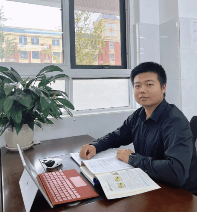 寻找"最美"(13)|刘文来:青春正当时,倾情育桃李