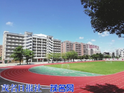 丰收!电海中学高考上重点高校线67人,上本科线423人