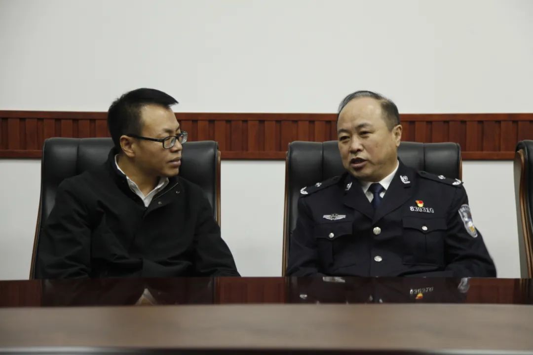 市公安局交管局党委书记,局长孙连生与中国移动通信铁岭分公司总经理