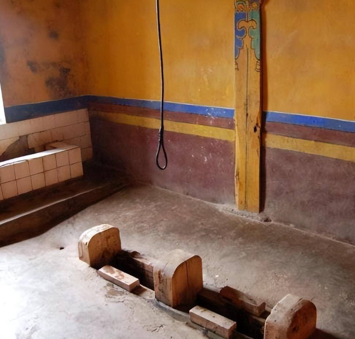 西藏旅游必去的一大亮点,布达拉宫的厕所,你敢去吗?